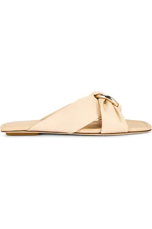 REVOLVE Stuart Weitzman Stuart weitzman sandalia cece en color beige talla 10 en - Beige. Talla 10 (también en 6, 6.5, 7, 7.5, 8, 8.5, 9, 9.5).