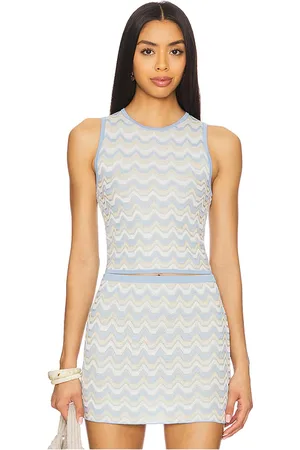 REVOLVE DEVON WINDSOR Devon windsor lata top en color bebe azul talla L en - Baby Blue. Talla L (también en M, S, XL, XS).