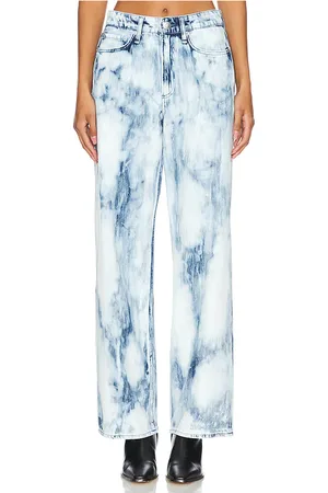 REVOLVE Rag & Bone Rag & bone pierna ancha logan en color denim claro talla 25 en - Denim-Light. Talla 25 (también en 27).