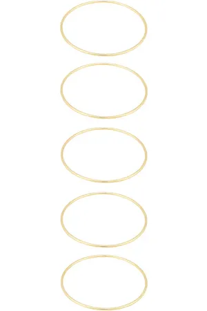 REVOLVE Luv AJ Luv aj conjunto de brazalete the sophia en color oro metálico talla all en - Metallic Gold. Talla all.