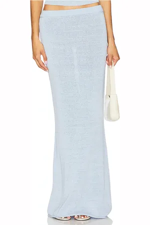 REVOLVE SER.O.YA Ser.o.ya falda maxi kora en color bebe azul talla L en - Baby Blue. Talla L (también en M, S, XL, XS, XXS).