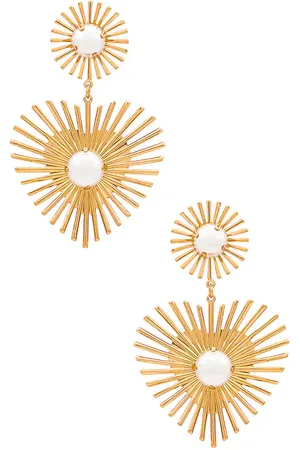 REVOLVE 8 Other Reasons 8 other reasons pendiente de gota de perla en color oro metálico talla all en - Metallic Gold. Talla all.