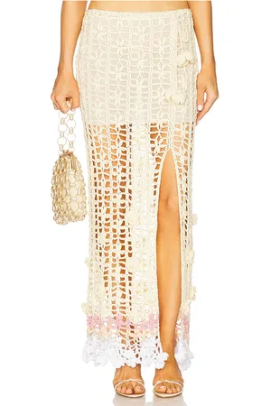 REVOLVE ANDREEVA Andreeva falda maxi skirt en color crema talla L en - Cream. Talla L (también en M, S, XL, XS).