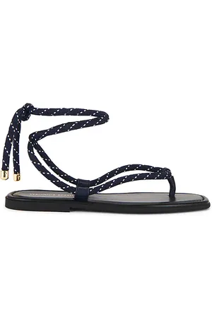 REVOLVE Veronica Beard Veronica beard sandalia carmina en color azul marino talla 10 en - Navy. Talla 10 (también en 5, 6, 7, 8, 9).