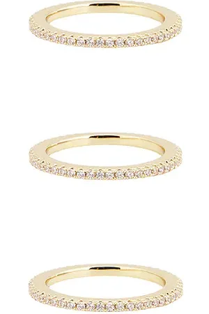 REVOLVE Luv AJ Luv aj anillo circular the classic en color oro metálico talla 5 en - Metallic Gold. Talla 5 (también en 6, 7, 8).