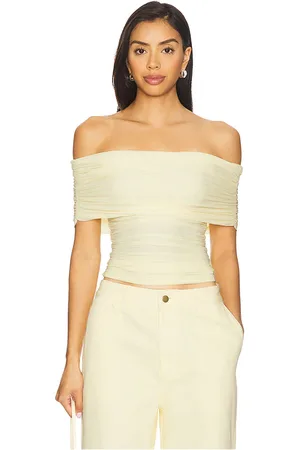 REVOLVE Ronny Kobo Ronny kobo blanchet top en color amarillo talla L en - Yellow. Talla L (también en M, S, XS).