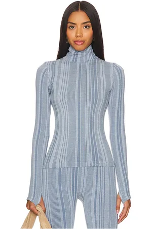 REVOLVE CORDOVA Cordova capa base superior sol en color gris talla XS/S en - Grey. Talla XS/S (también en M/L).