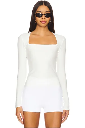 REVOLVE 437 437 the everyday top en color talla L en - White. Talla L (también en XS).