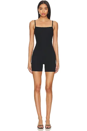REVOLVE Susana Monaco Susana monaco una pieza acanalada en color talla M en - Black. Talla M (también en S).