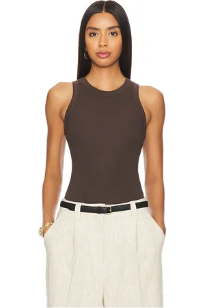 REVOLVE CLYQUE Clyque top sin mangas kelly en color marrón talla L en - Brown. Talla L (también en XL, XS).