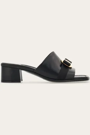 Salvatore Ferragamo Mules New Vara plate Negro Talla 35