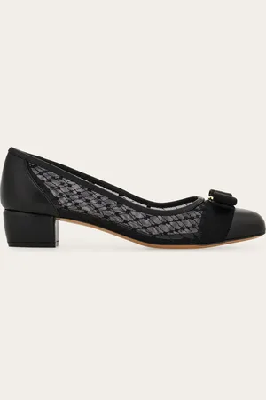 Salvatore Ferragamo Zapatos de salón Vara Negro Talla 34.5