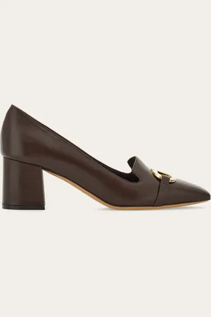 Salvatore Ferragamo Zapatos de salón adorno Gancini Marrón Talla 36