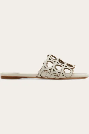 Salvatore Ferragamo Slides Gancini Gris Talla 35.5