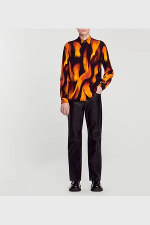 Sandro Camisa con motivos de llamas