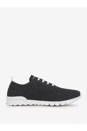 Kiton Hombre Zapatillas deportivas - Sneakers de .Sneakers de .-Sneakers bajas.-Punto de cashmere.-Punto de algodón.-Color gris antracita.-Color y blanco.-Detalles gráficos de punto.-Cierre con cordones.-Suela de goma.-Logo bordado en la lengüeta.-Altura 
