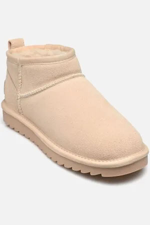 Colors of California Short Winter boot in suede