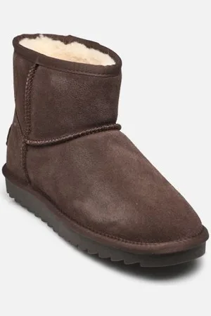 Colors of California Winter Boot in suede