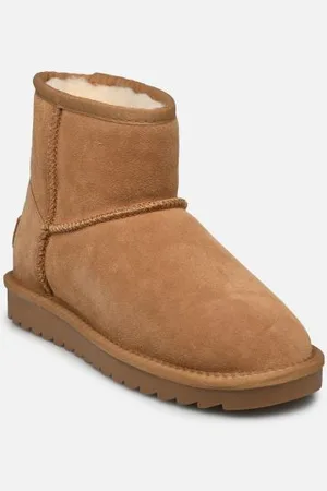 Colors of California Winter Boot in suede