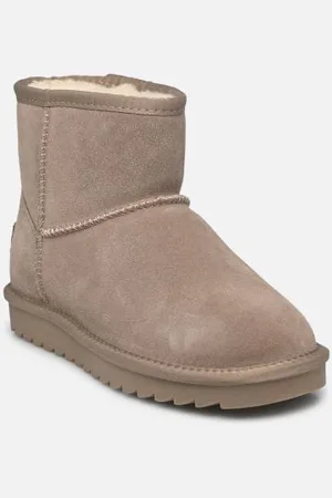 Colors of California Winter Boot in suede