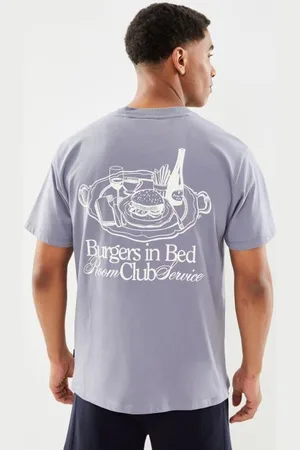 Pompeii BURGUERS IN BED GRAPHIC TEE