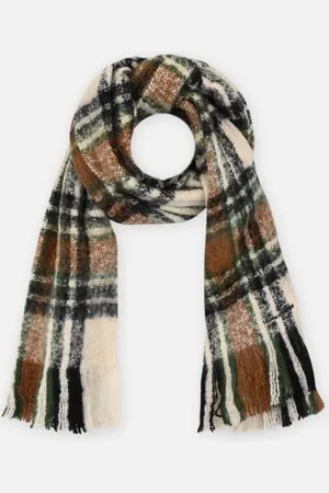 Leon & Harper Elton ACW2 Check1