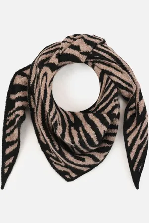 Pieces® Pcnaima Triangle Knit Scarf Bc