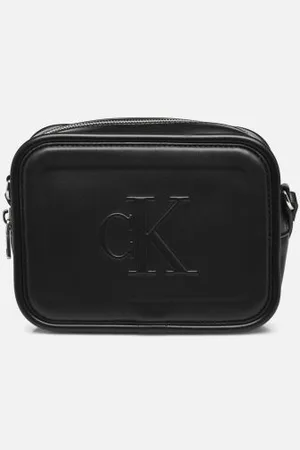 Calvin Klein SCULPTED CAMERA BAG18 PIPPING