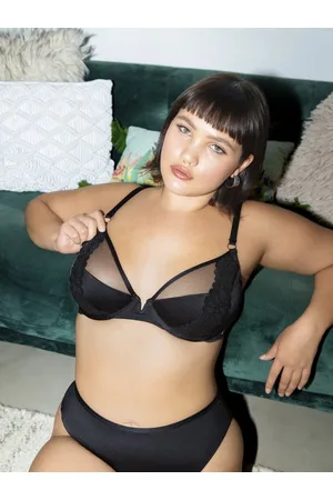 Savage X Fenty Savage Not Sorry Half-Cup Plunge Bra with Lace