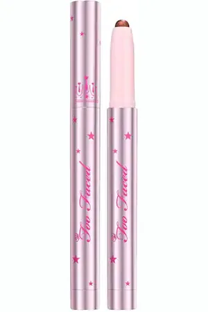 Too Faced Quickie Queen - Barra De Sombra De Ojos