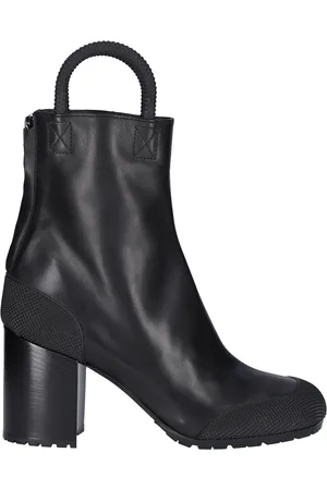 Random Identities Botas