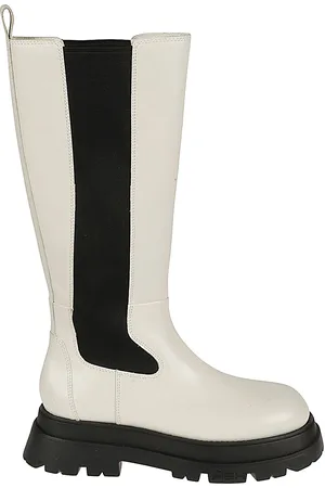 Ash Botas