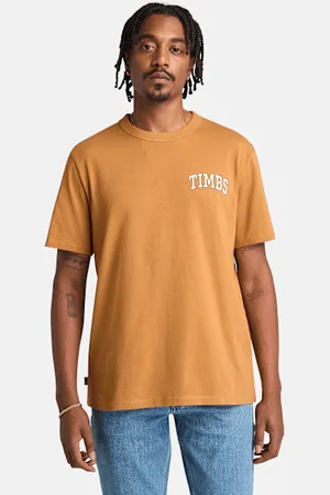 Timberland Camiseta con estampado gráfico TIMBS para hombre en oscuro