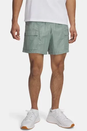 Under Armour Pantalón corto Icon Volley Cargo para hombre Silica / Sonic Amarillo / Blanco 3XL