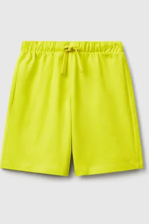 Benetton Pantalón Corto En Puro Algodón Con Corte Regular. Cintura Con Elástico Interno Y Cordón