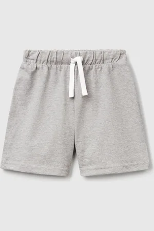Benetton Pantalón Corto En Puro Algodón Con Corte Regular. Cintura Con Elástico Interno Y Cordón