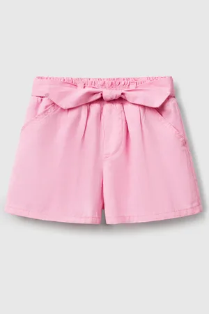 Benetton Shorts En Suave Tejido De Puro Algodón Con Corte Regular Fit. Cintura Con Elástico Interno Y Fajín