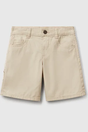 Benetton Pantalón Corto En Tejido Ligero De Puro Algodón. Diseño De Cinco Bolsillos