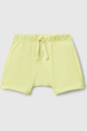 Benetton Pantalón Corto Con Parche En La Espalda