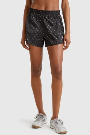 Benetton Pantalón Corto Deportivo Con Tejido .