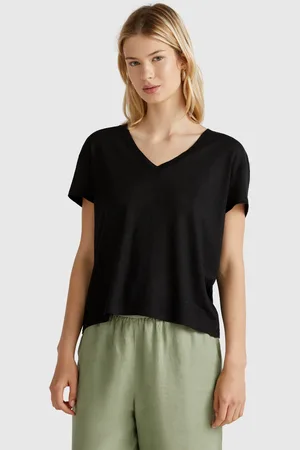 Benetton Camiseta Con Cuello De Pico En Puro Lino