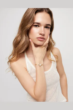 UNO de 50 Pulsera de hilo con perla shell fornitura bañada en plata de ley.