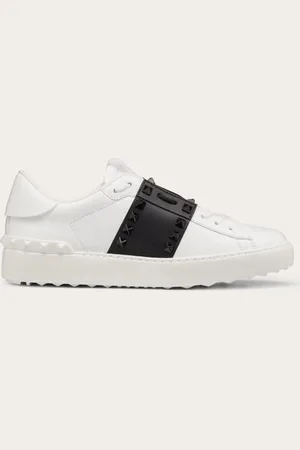 VALENTINO GARAVANI SNEAKERS ROCKSTUD UNTITLED DE PIEL DE BECERRO CON TACHUELAS EN EL MISMO TONO Mujer 34.5