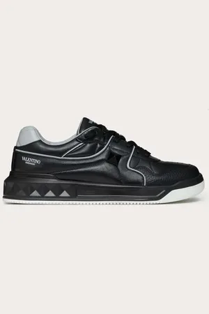 VALENTINO GARAVANI SNEAKERS BAJAS ONE STUD DE NAPA Hombre 38