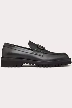 VALENTINO GARAVANI MOCASINES DE CUERO DE BECERRO CON EL VLOGO SIGNATURE Hombre 40