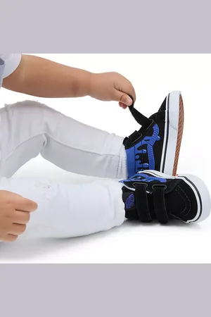 Zapatillas de serraje y doble cierre adherente para niños
