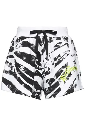 John Richmond PARTES DE ABAJO - Pantalones cortos y bermudas