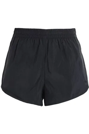 adidas PARTES DE ABAJO - Pantalones cortos y bermudas