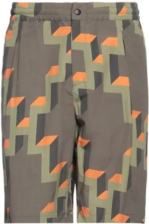 MARCELO BURLON PARTES DE ABAJO - Pantalones cortos y bermudas