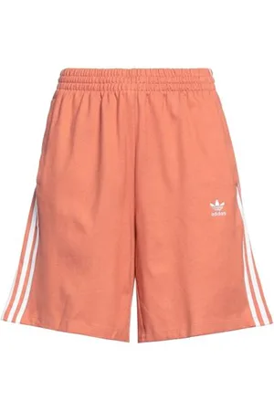 adidas PARTES DE ABAJO - Pantalones cortos y bermudas